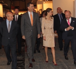 Los Príncipes de Asturias recorren ARCO junto al ministro de Educación, Cultura y Deporte, José Ignacio Wert y el director de ARCO, Carlos Urroz